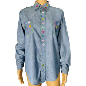 1970s Embroidered Daisies Chambray Blue Long Sleeve Button Up Shirt Size Medium